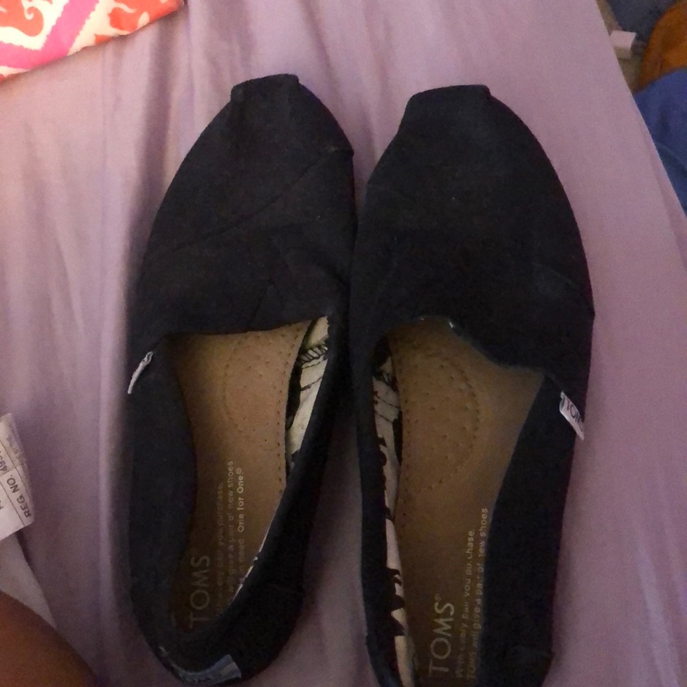 Toms